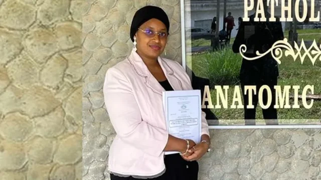 A 32 ans, Dre Aissatou Diallo, devient la 1ère femme guinéenne spécialiste en anatomie pathologique (portait)
