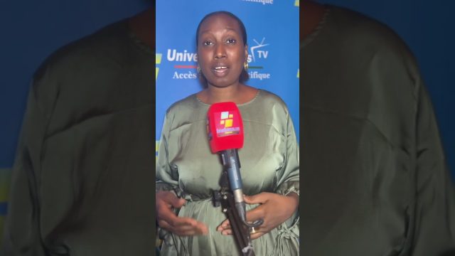 Conakry, les déchets s’accumulent en bordure des routes